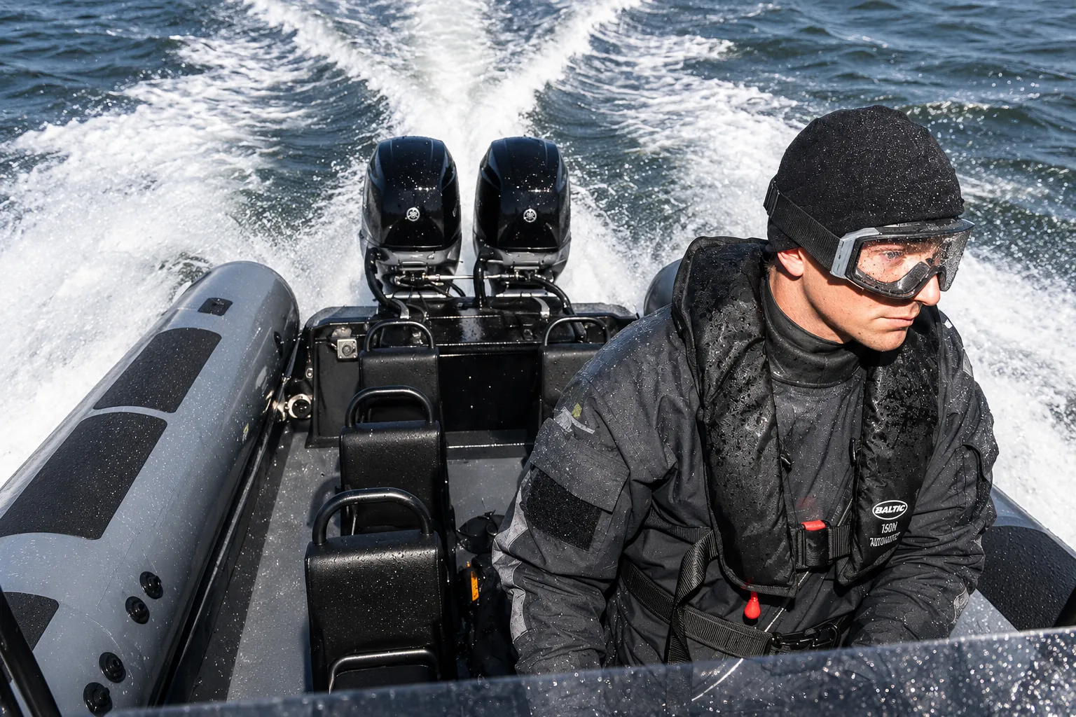 Twin-outboard patrol RHIB